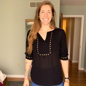 3/4 black and bronze shirt